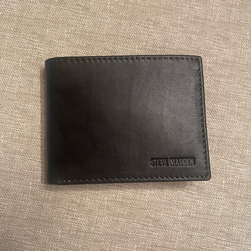 NWT Steve Madden RFID Bi-Fold Wallet